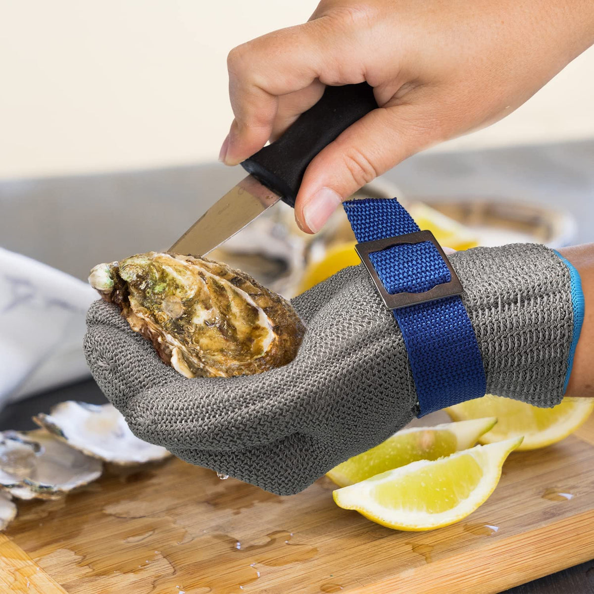 Durable Cut-Resistant Gloves – Flexible Safety for Secure Handling