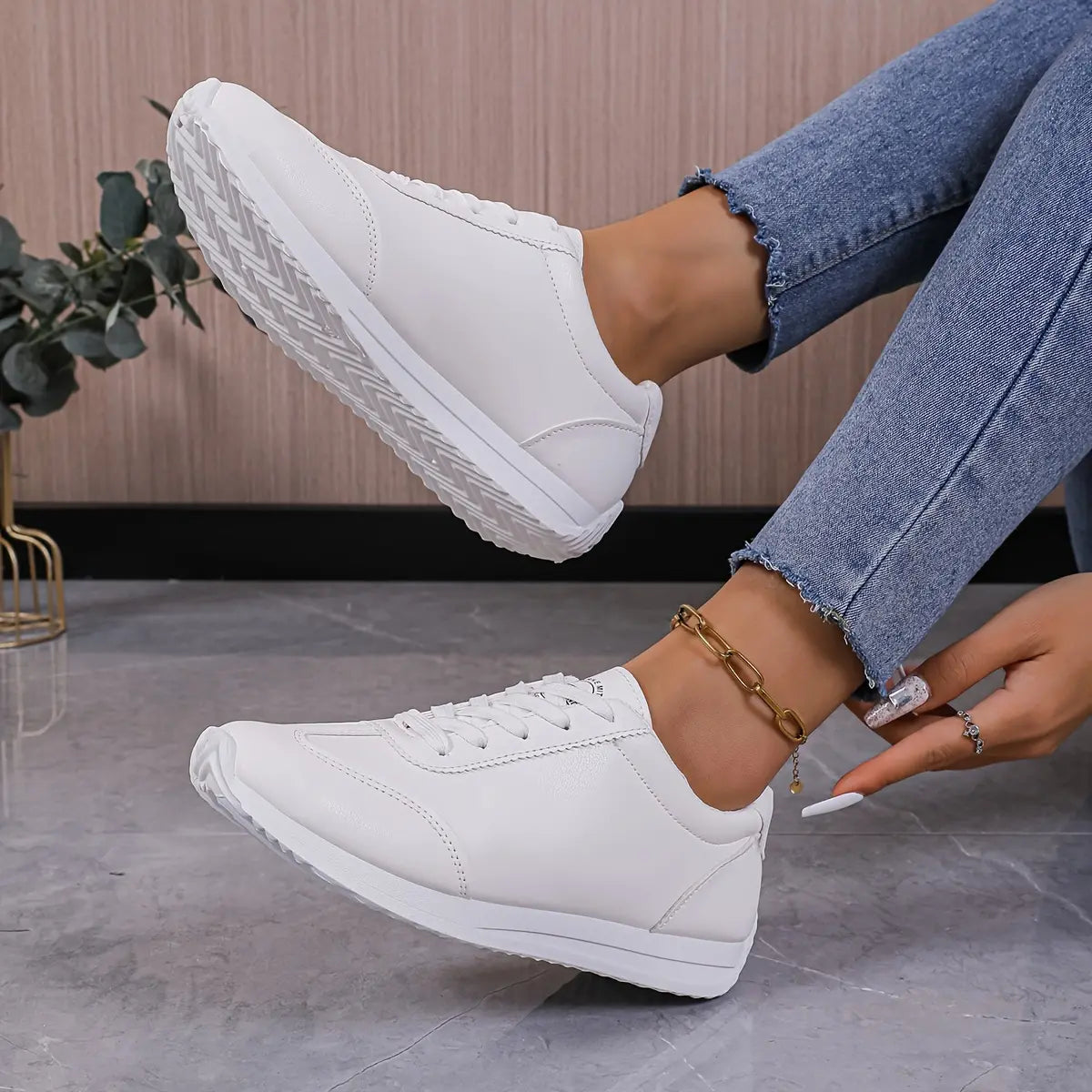 Women's Comfortable Sneaker | White