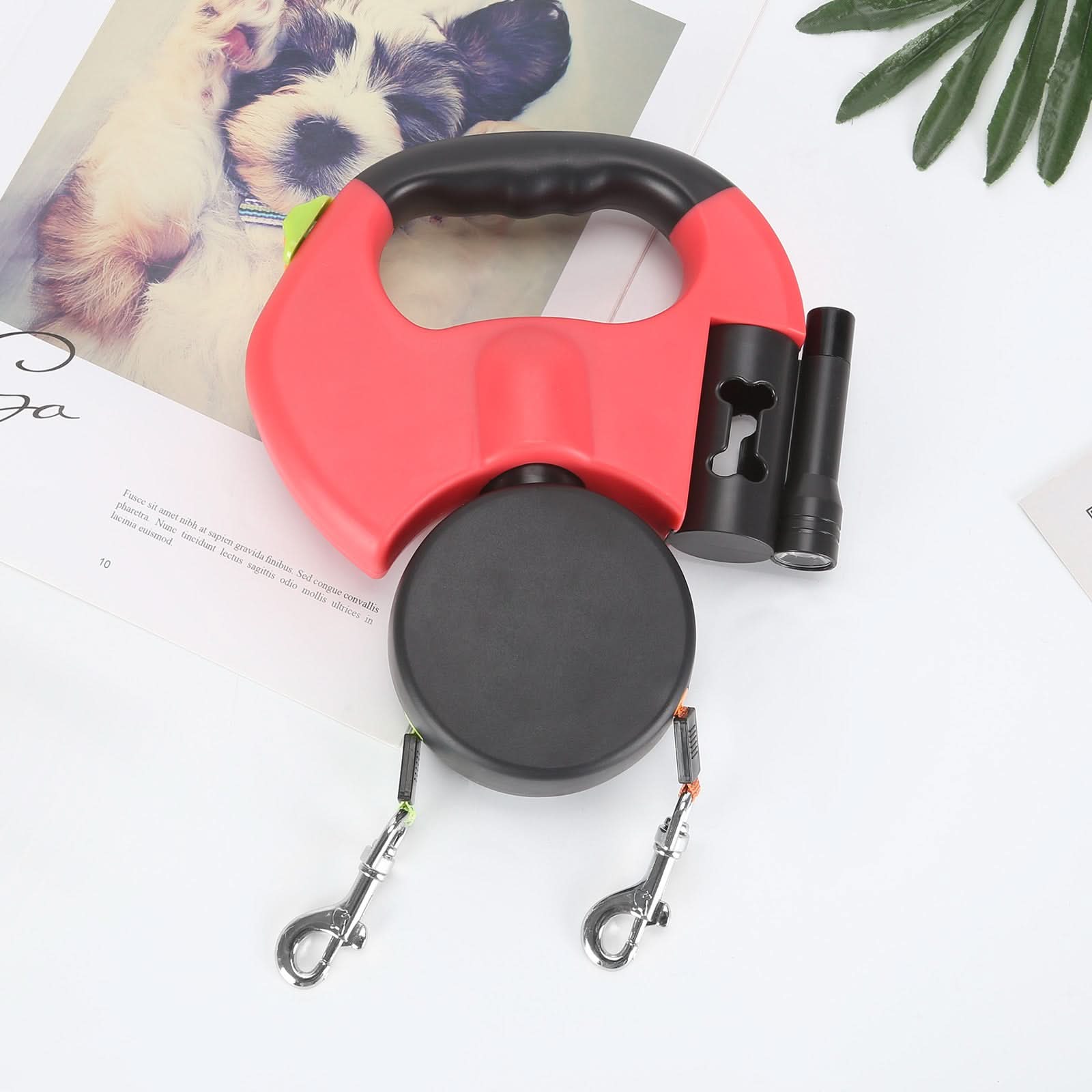 Retractable Leash for Two Dogs with Built-in Flashlight