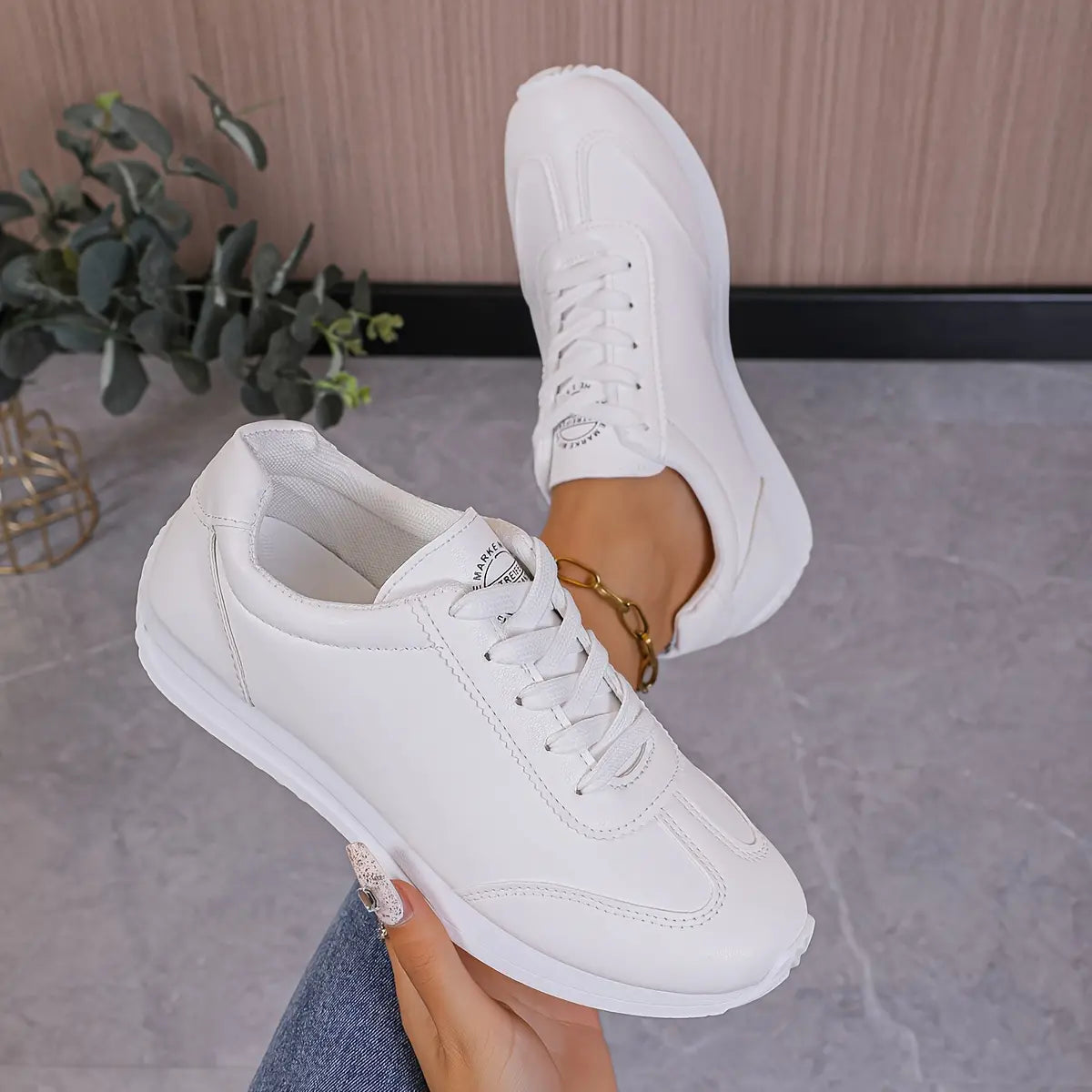 Women's Comfortable Sneaker | White