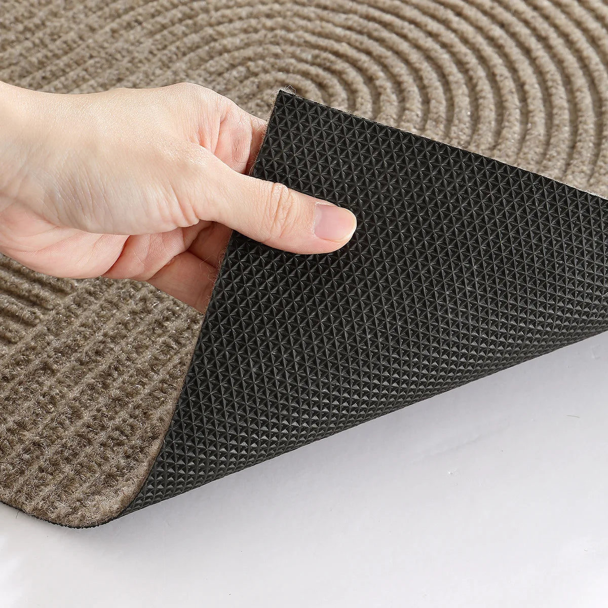 3D Groove Doormat Made of Durable Polyester with Non-Slip Design for Indoor and Outdoor Use